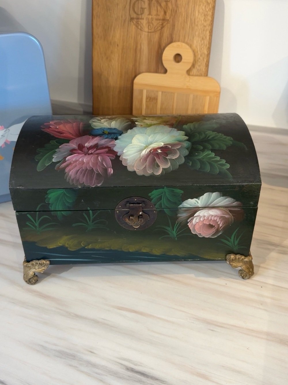 VINTAGE HAND PAINTED TRINKET JEWELRY BOX
